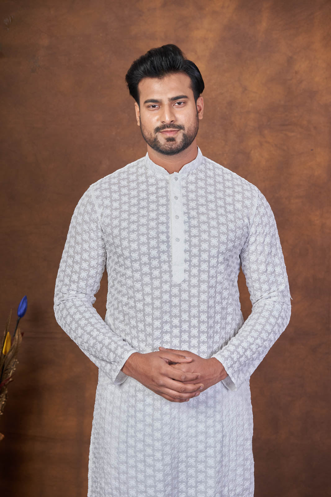 Soft Thread – White Cotton Embroidered Kurta