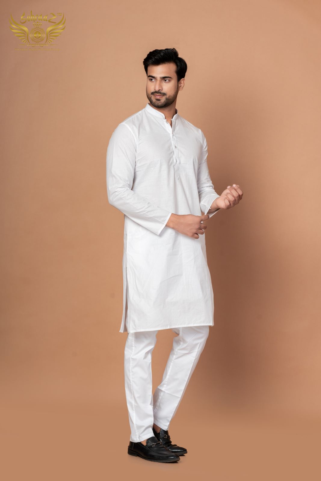 Snow White Addhi Kurta with Fine Thread Craft